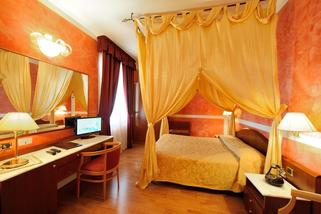 Hotel Benessere Villa Fiorita Colfiorito Exterior foto
