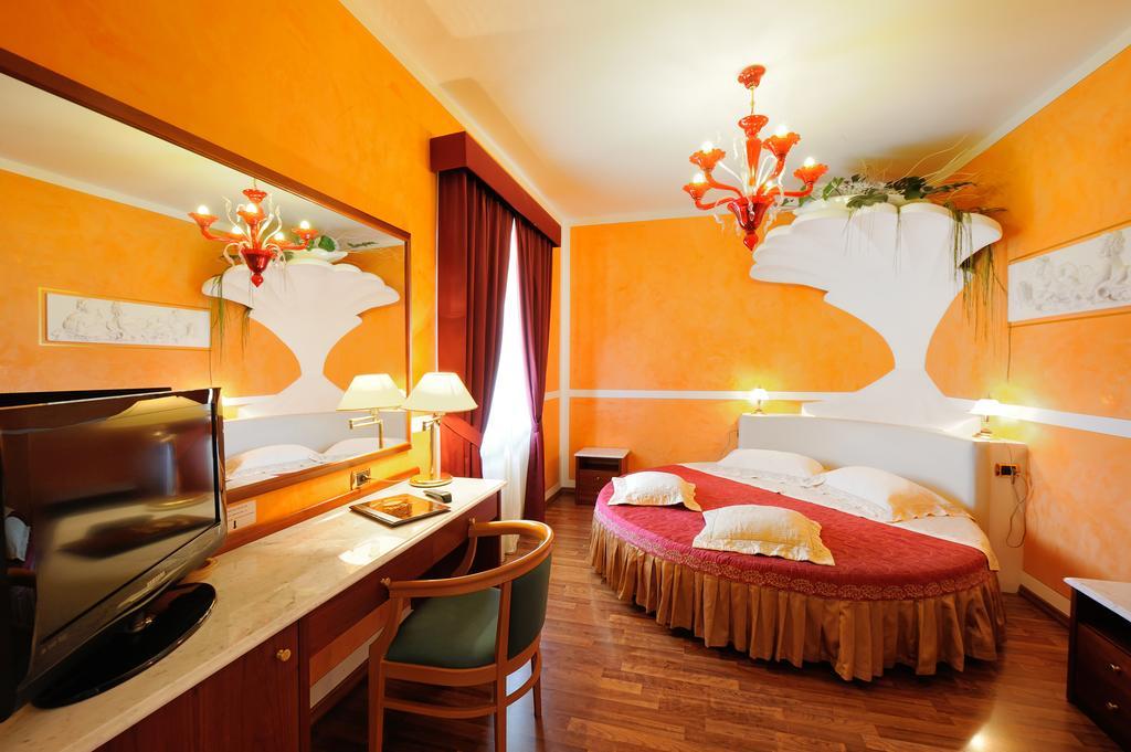 Hotel Benessere Villa Fiorita Colfiorito Exterior foto