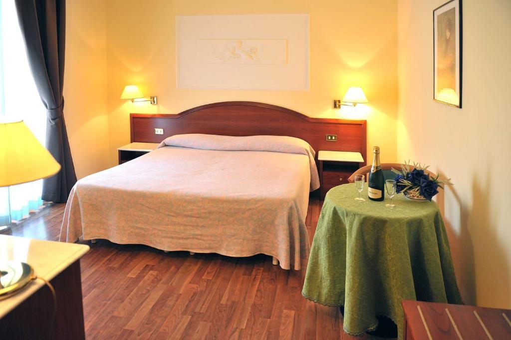 Hotel Benessere Villa Fiorita Colfiorito Exterior foto