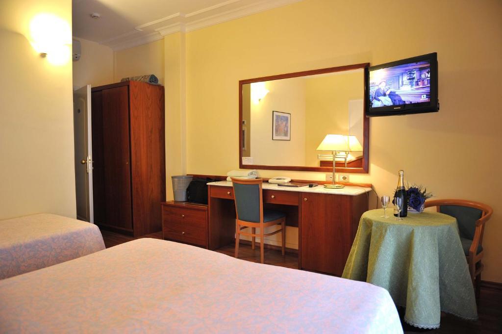 Hotel Benessere Villa Fiorita Colfiorito Exterior foto